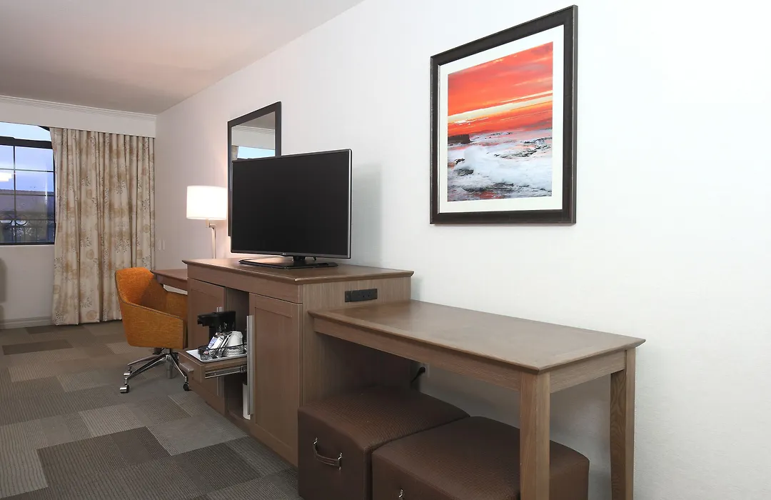 Hampton Inn & Suites Camarillo-1